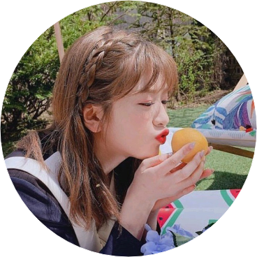 안 유 진 image