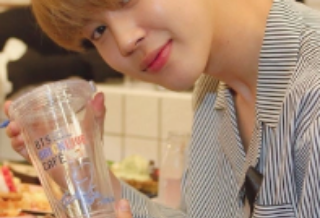 パクっていう男の人が大好きです💜🖤 thumbnail