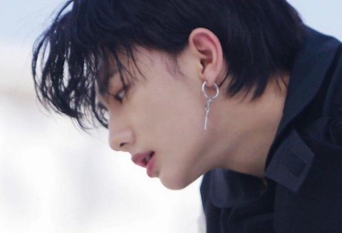 Hyunjin está trabajando thumbnail