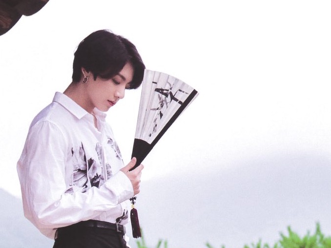 Él es el espíritu de la montaña que vive en la montaña de atrás. thumbnail