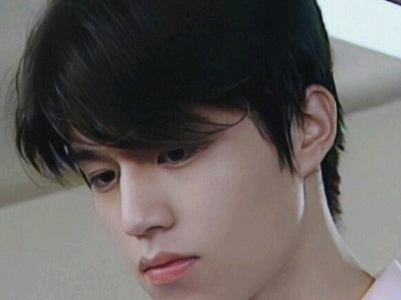 이동욱 image