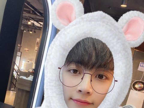 윤정한 image