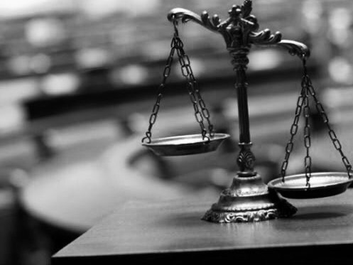 저울은 어디로 향하는가. thumbnail