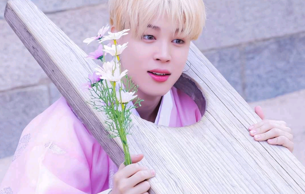 小屋に住む彼女 thumbnail