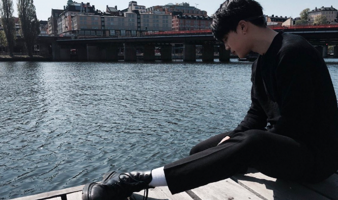 구원이 필요한 사이 thumbnail