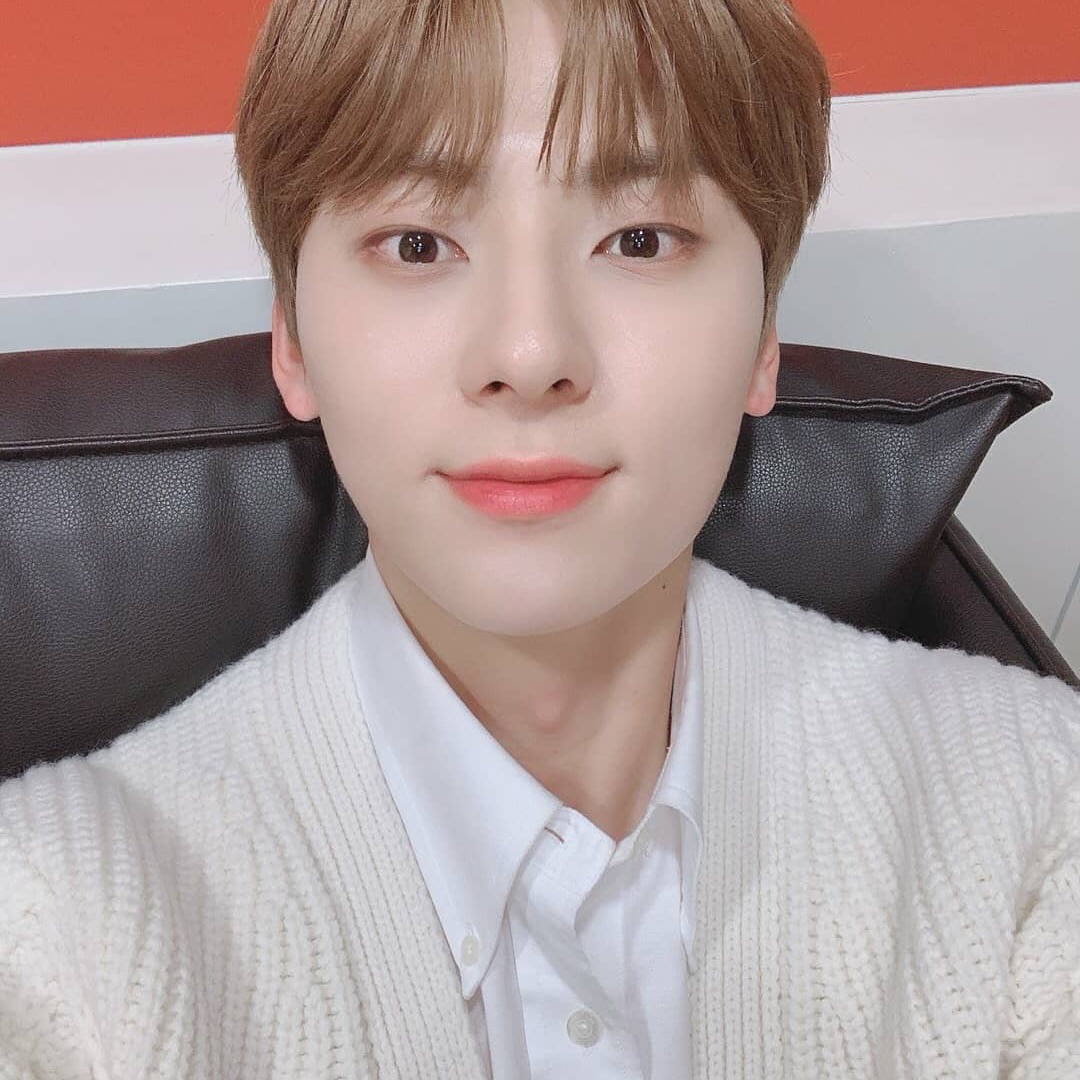 민현 image