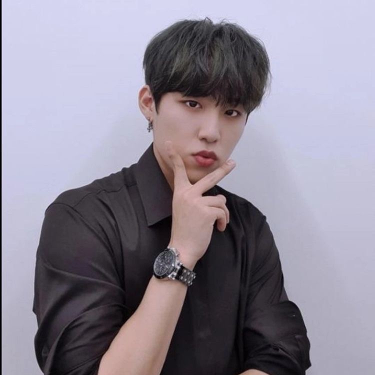 우진 image