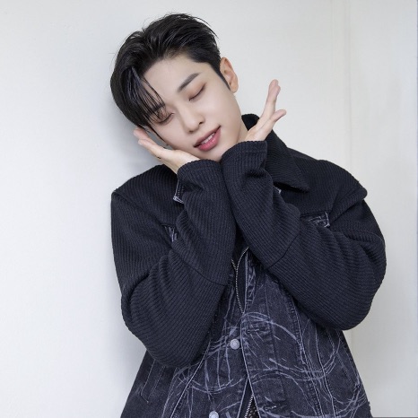 동현(부사장) image