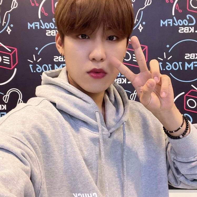 우진 image