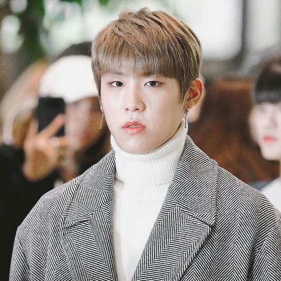 우진 image