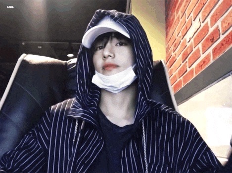 Dealing with a handsome crazy guy TALK thumbnail