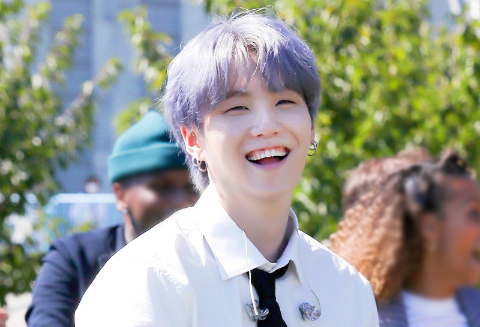 Quit your fandom by quietly sending a txt. thumbnail