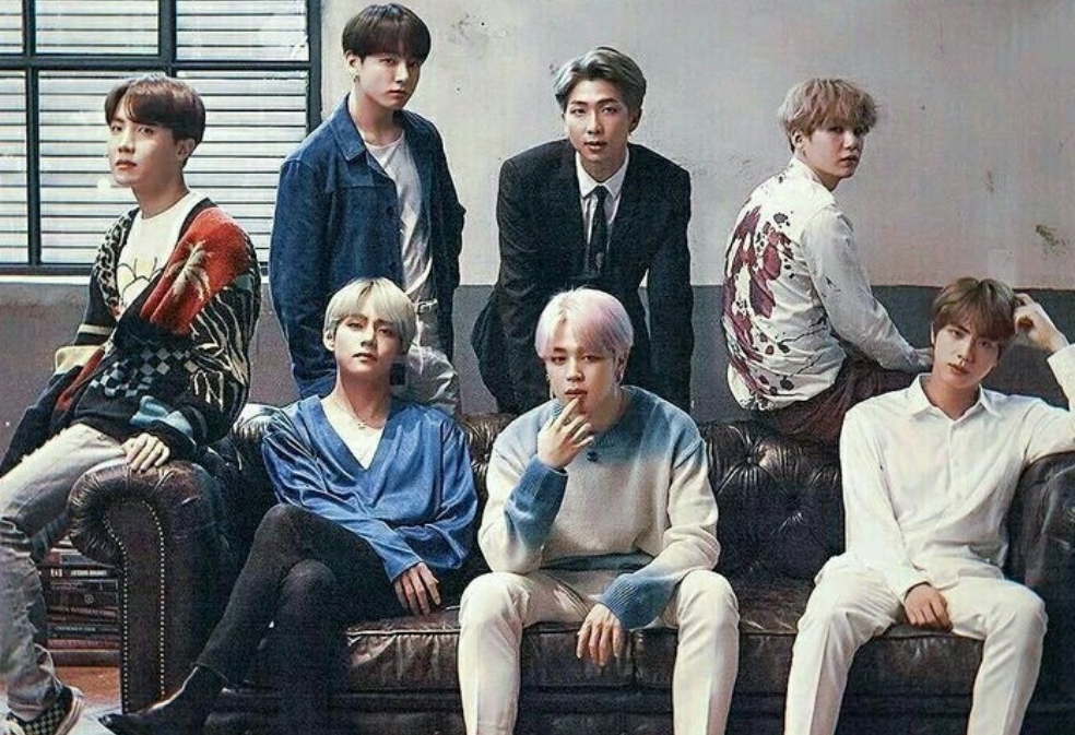 DISCUSSION | Amis du club de théâtre thumbnail