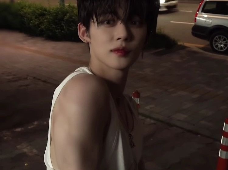 그 편의점, 개싸가지 알바생 thumbnail