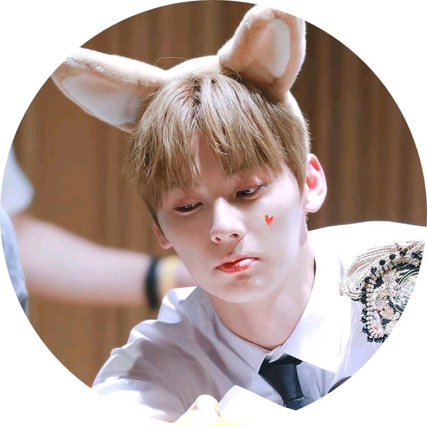 황민현 image