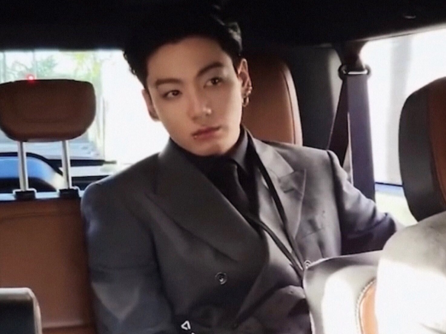 전정국이 우연히 디엠 읽어줌 thumbnail