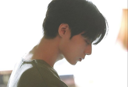 " 우리 도망가자, 멀리 " thumbnail
