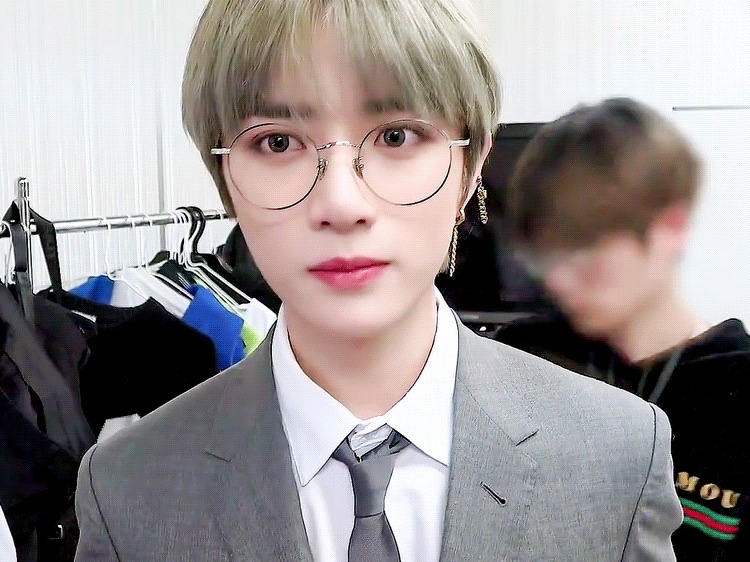 Beomgyu sort avec un homme plus jeune - Discussion [Soupir] thumbnail