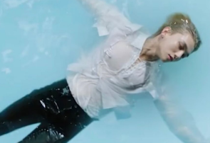 우리를 갈라놓는 세상 thumbnail