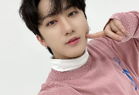 Y/N and her idol boyfriend thumbnail