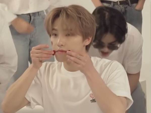 Yang termuda, Idino thumbnail