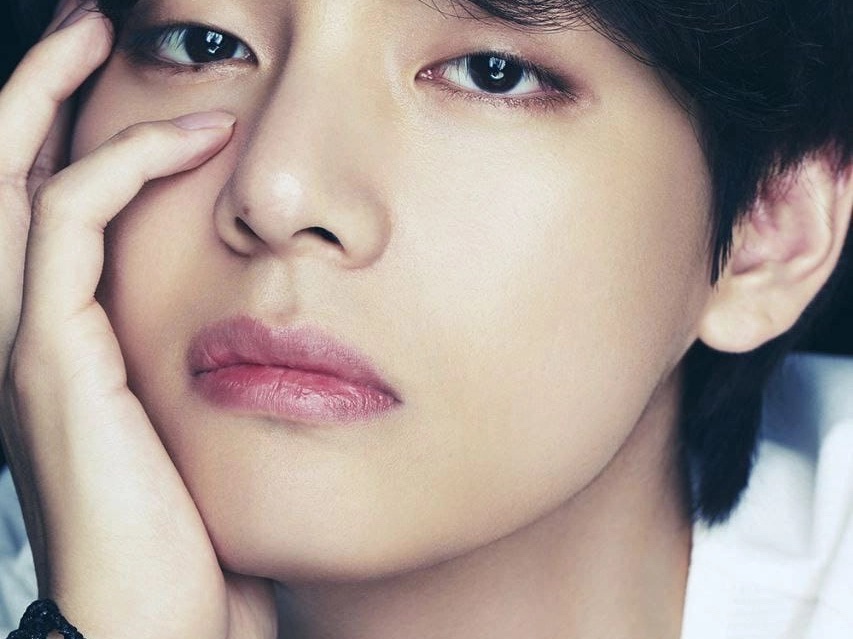 방탄소년단 뷔가 되었다 thumbnail