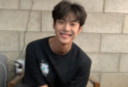 The guy next door is an idol thumbnail