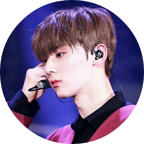 황민현 image