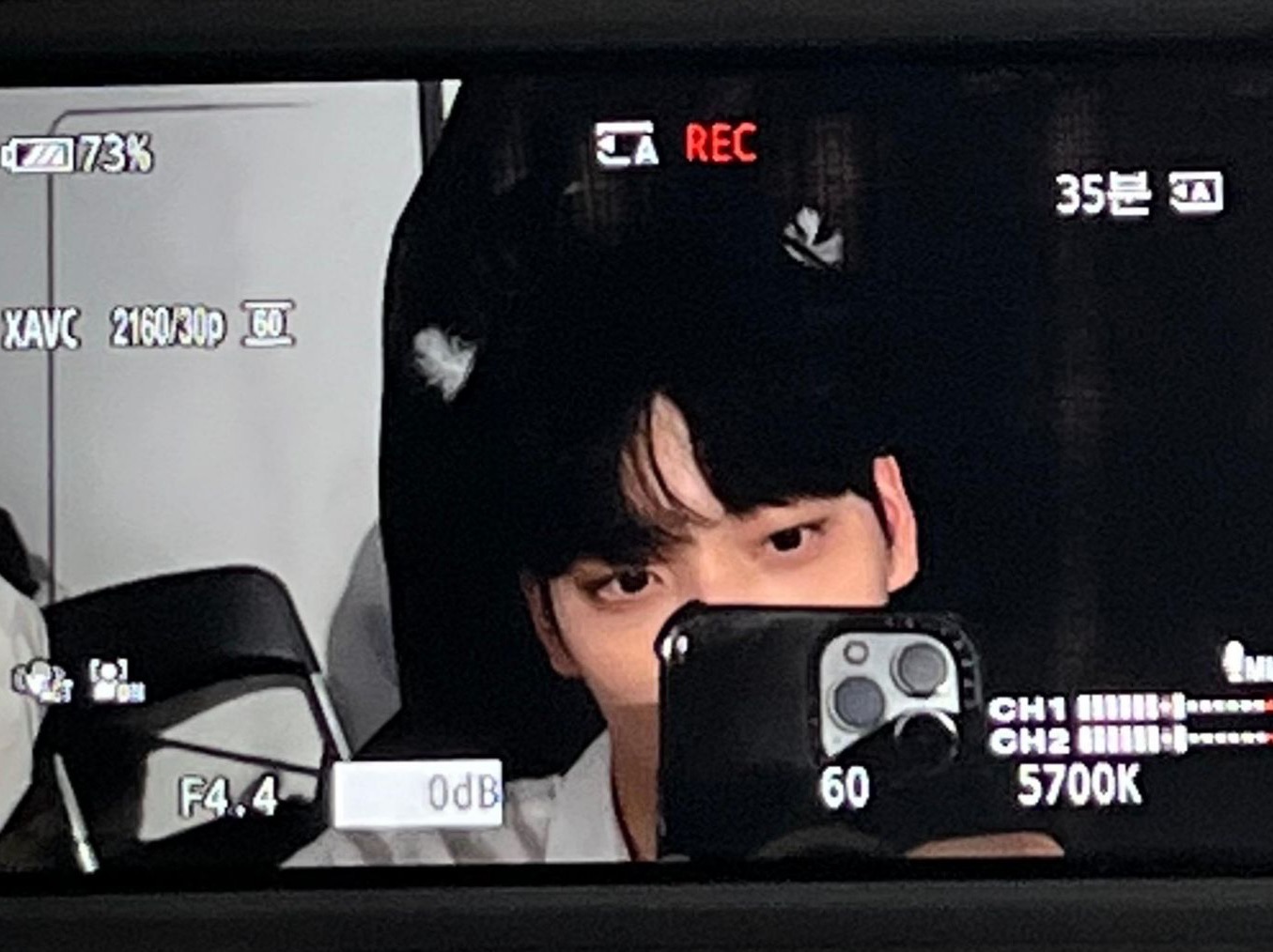 Cómo seducir a una linda chica mayor del club de biblioteca thumbnail