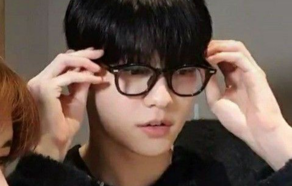 Chewing gum? I fucking hate it lol thumbnail