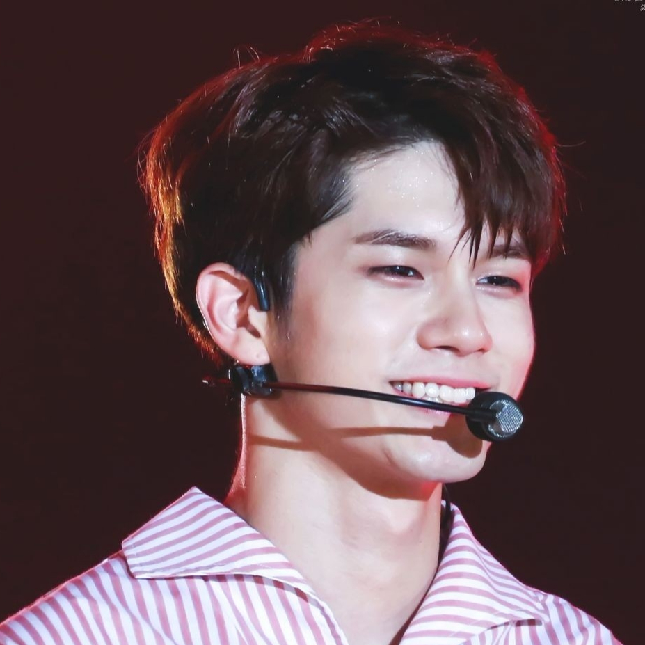 옹성우 image