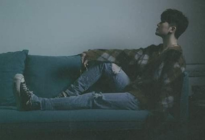 冷たい男をねじる thumbnail