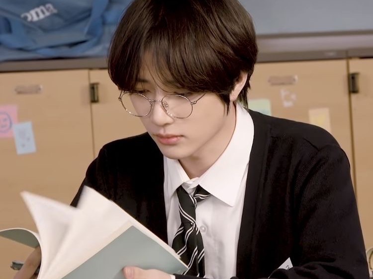 Tutoring with a peer of the same age thumbnail