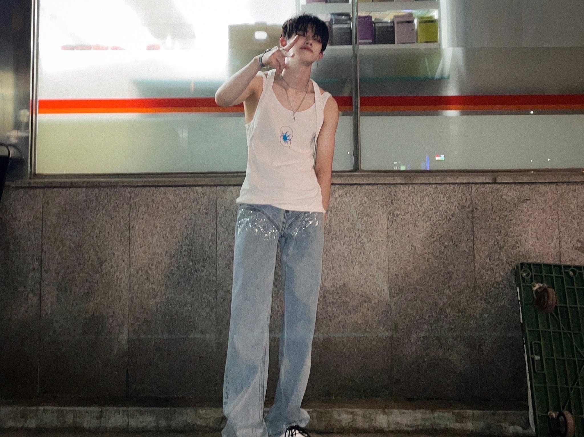 Iljin tries hard to become my ideal type. thumbnail