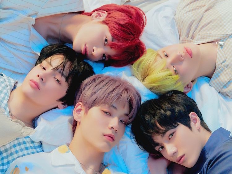 We are living together thumbnail