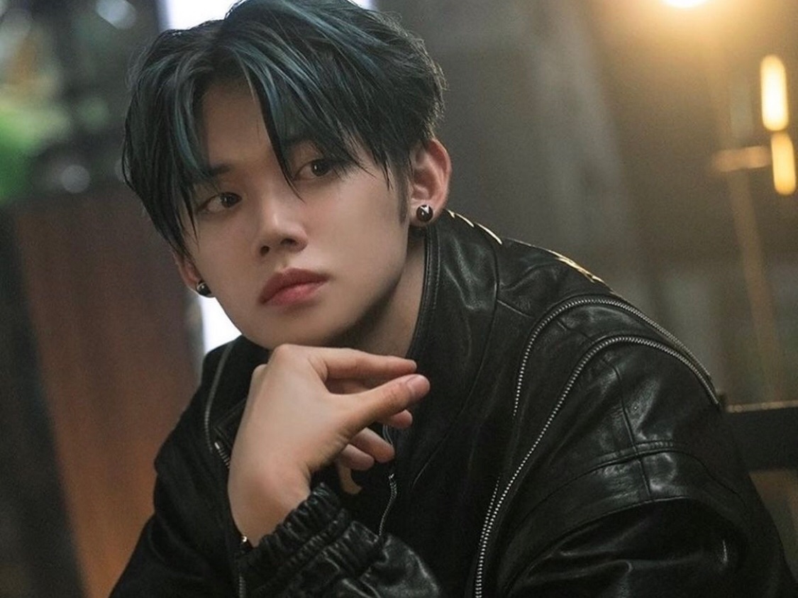 별스타 인기남 이랑 연인? TALK thumbnail