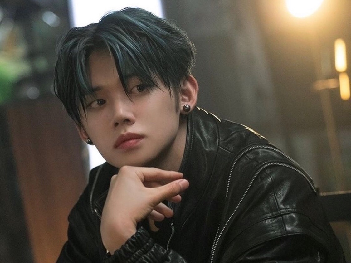 un fou qui agresse thumbnail