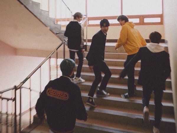 망상과 현실 언저리 thumbnail