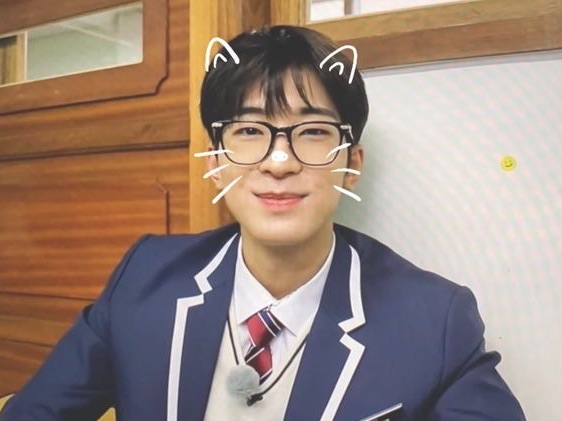 [CHARLA] Seduciendo al ratón de biblioteca de nuestra clase thumbnail