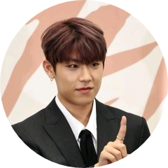 우진 image