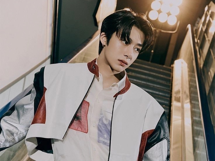 유치원 선생님 image