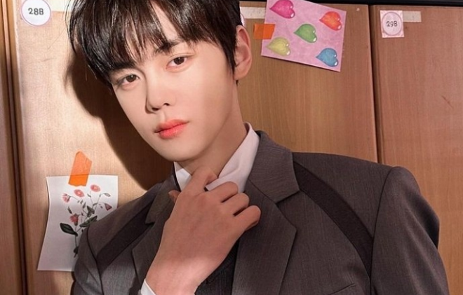 처음보는 사람에게 키스를 갈겨버렸다면 [TALK] thumbnail