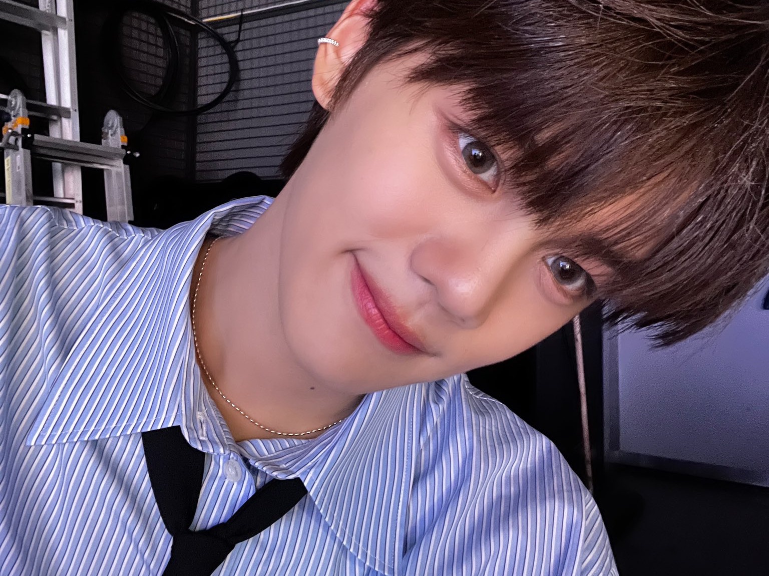띨 thumbnail