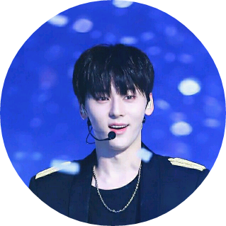 황민현 image