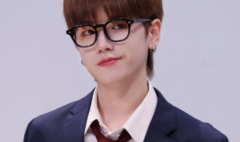 Él viene todos los días a las 7:45. thumbnail