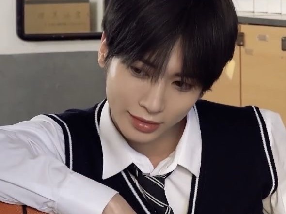 싸가지 선도부 선배. thumbnail