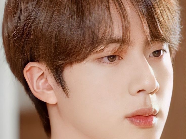 Kim Seok-jin, un actor, no un ídolo thumbnail