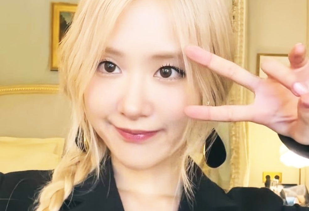 𝐀𝐫𝐢𝐚'𝐬 𝐃𝐢𝐚𝐫𝐲 thumbnail