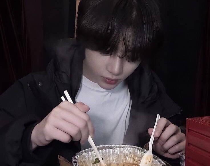 귀여운 애가 변했어요. thumbnail