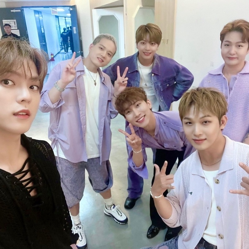 비투비 image